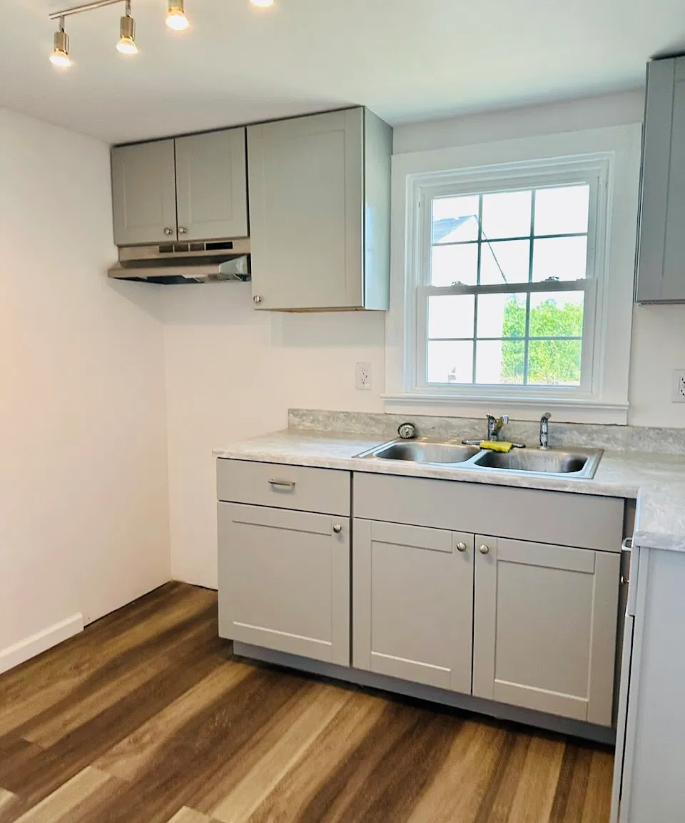3 bed, 1.5 bath, 1000 sqft, $1,200 — Photo 2