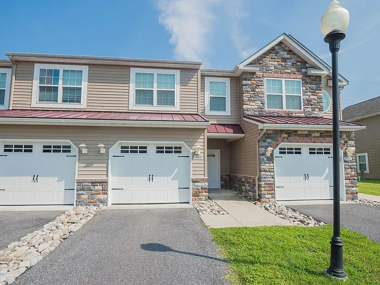 403 Parkview Ct — Photo 8