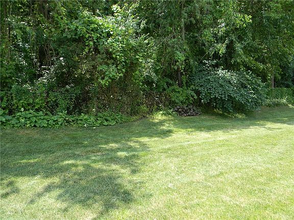 5th image of 629 Moonglow Ln