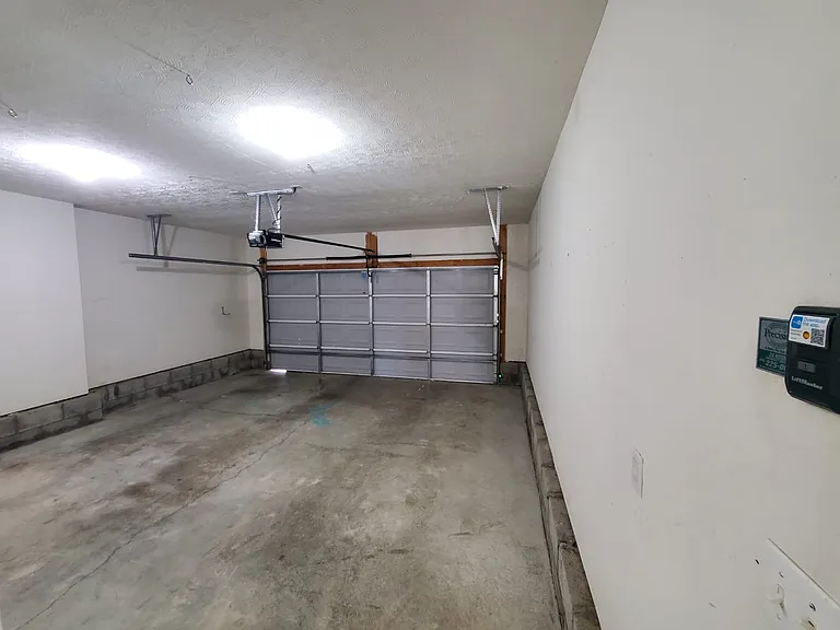 204 Lucille Dr — Photo 12