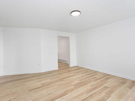 5th image of 610 S Sheridan Ave #2