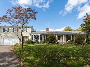 3 Ridgewood Ter, North Haven, CT 06473