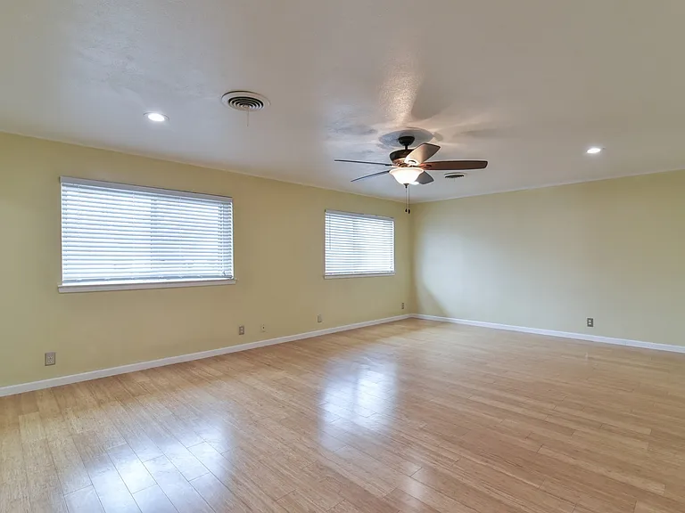 7233 Overhill Rd — Photo 7