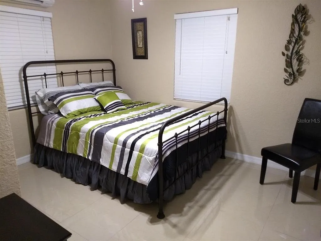 2 bed, 1.0 bath, 900 sqft, $2,045 — Photo 4