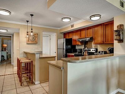 5th image of 816 Harbour Point Dr #816