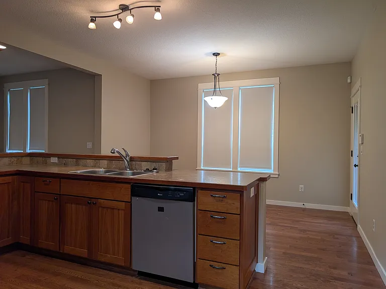 1135 W 28th Ave — Photo 6