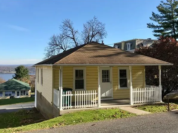 33 Hudson Ter, Marlborough, NY 12542