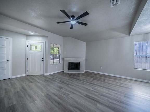 3rd image of 3021 Lago Vista Ct