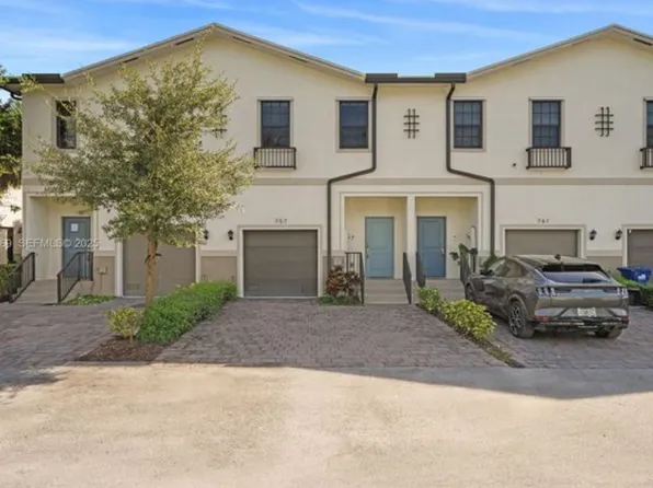 757 SW 11th St #2, Homestead, FL 33034