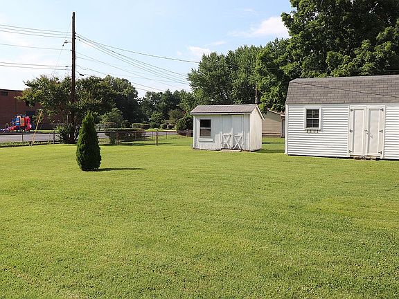 5th image of 3154 Adams Ct