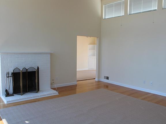3rd image of 93 Lincoln Dr