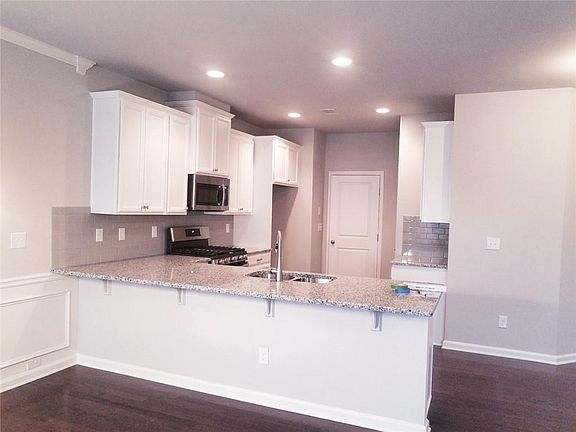 3rd image of 2768 Village Park Bnd