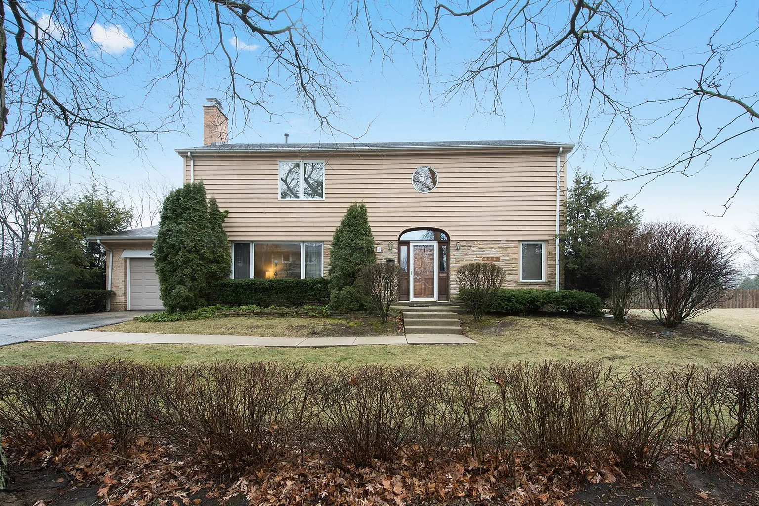 366 Sunset Ln photo 1