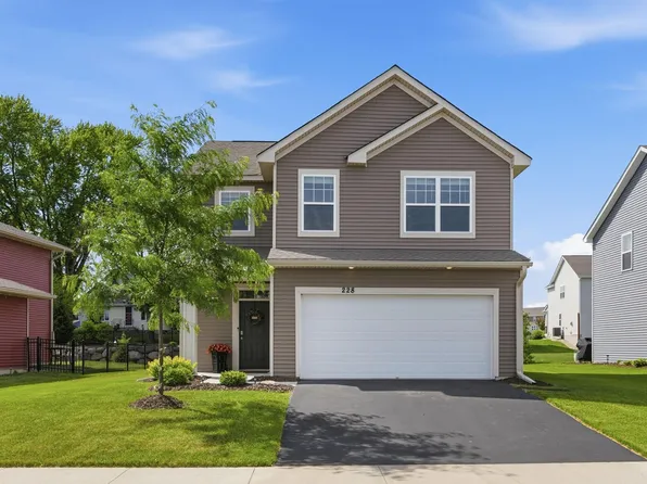 228 Snowdrop Trl, Waconia, MN 55387