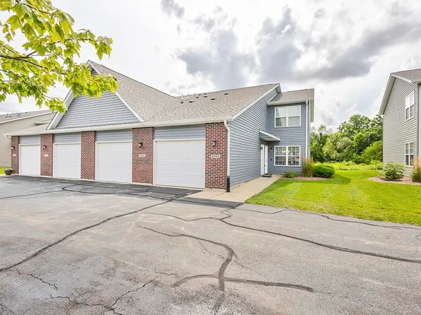 6325 Oak Crest Ln, Loves Park, IL 61111