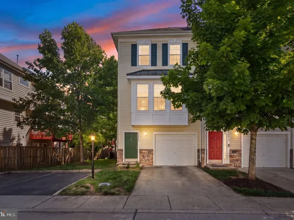 22946 Fontwell Sq, Sterling, VA 20166