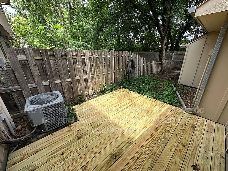 6251 Rene St — Photo 33