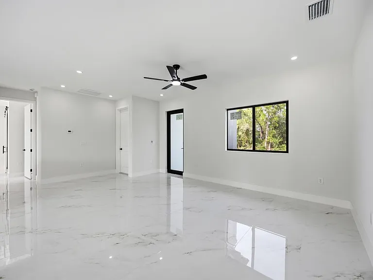 1299 Barton Ave — Photo 8