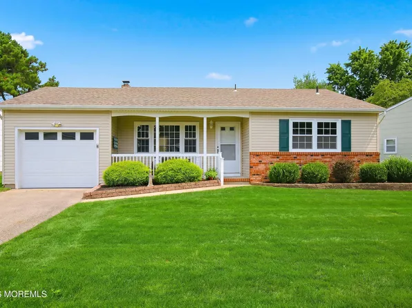 162 Castleton Drive, Toms River, NJ 08753