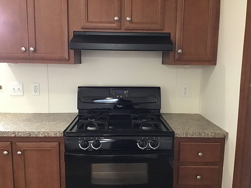 1st image of 900 W Columbia St #42