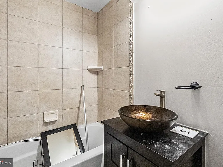 2532 Druid Hill Ave — Photo 13