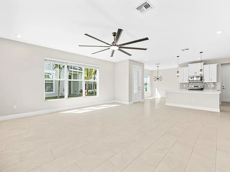 3552 NW Solange Ct — Photo 6