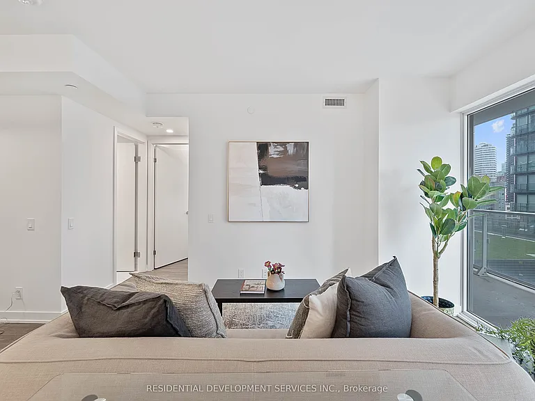 88 Queen St E #901 — Photo 12