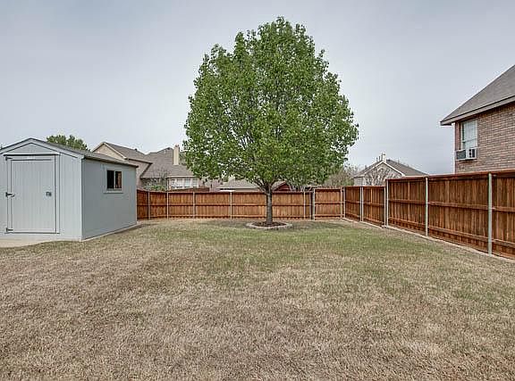 4th image of 2321 Sherbrooke Ln