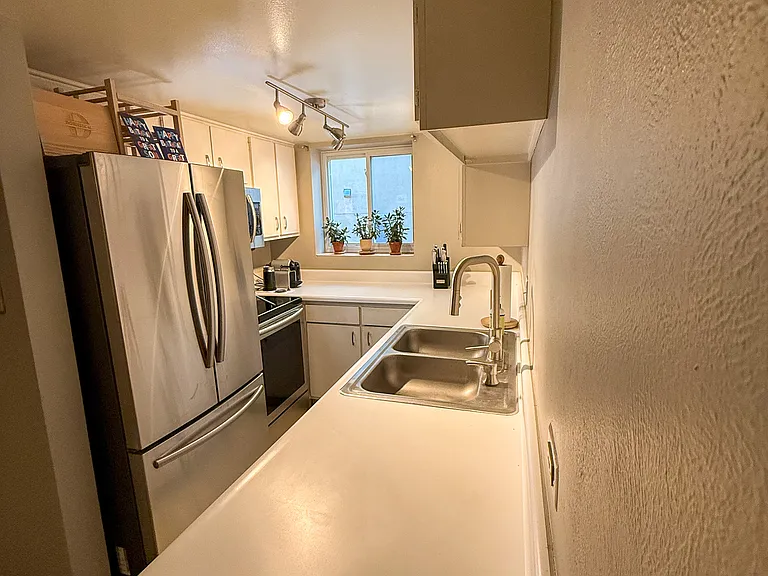 352 S Lafayette St #403 — Photo 10