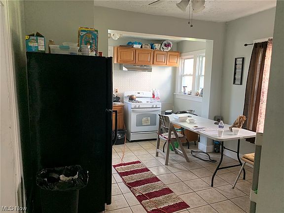4th image of 13208 Alvin Ave