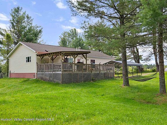 3rd image of 137 Mountain Pond View Road