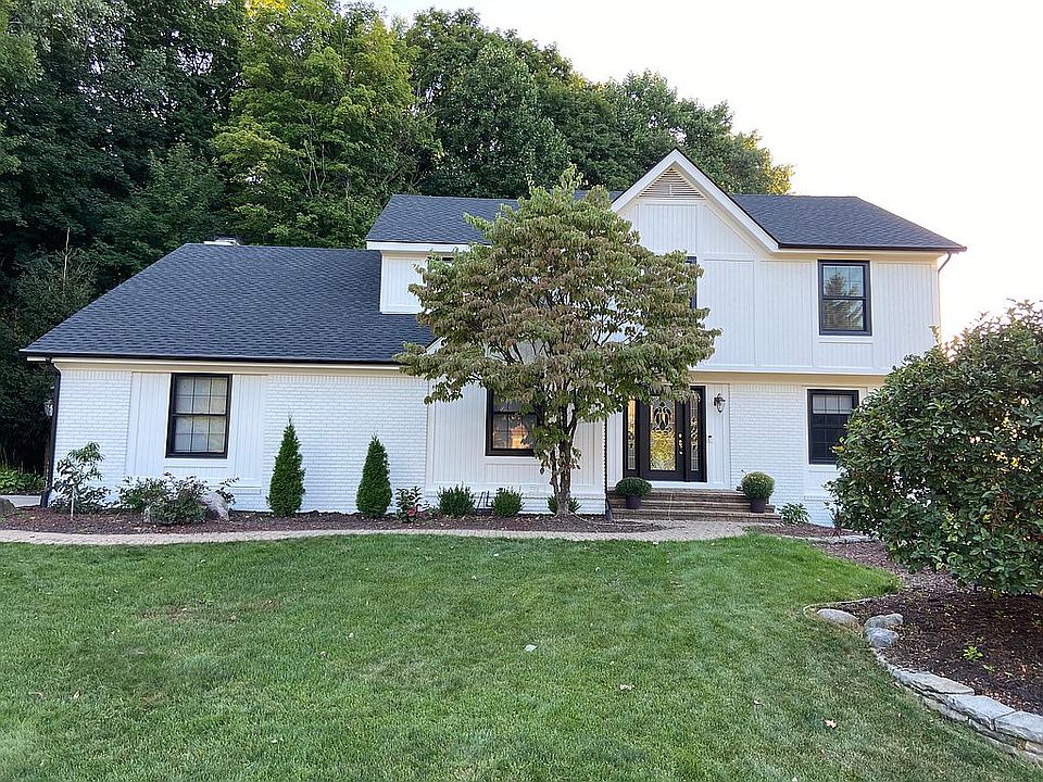 1st image of 42256 Crestview Cir