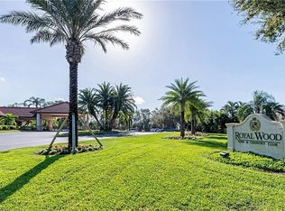 4524 Andover Way APT 203, Naples, FL 34112
