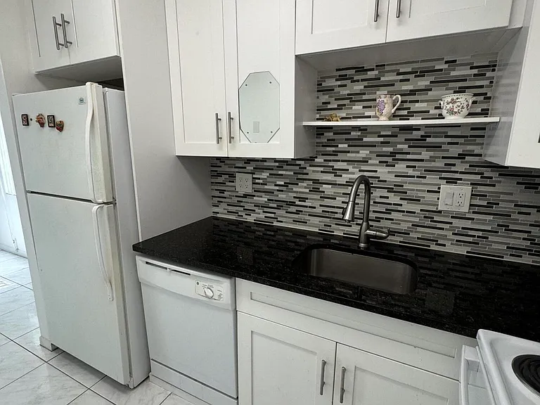 4990 E Sabal Palm Blvd — Photo 2