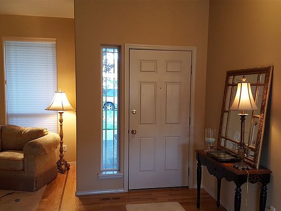 2nd image of 1109 N Tanglewood Ln