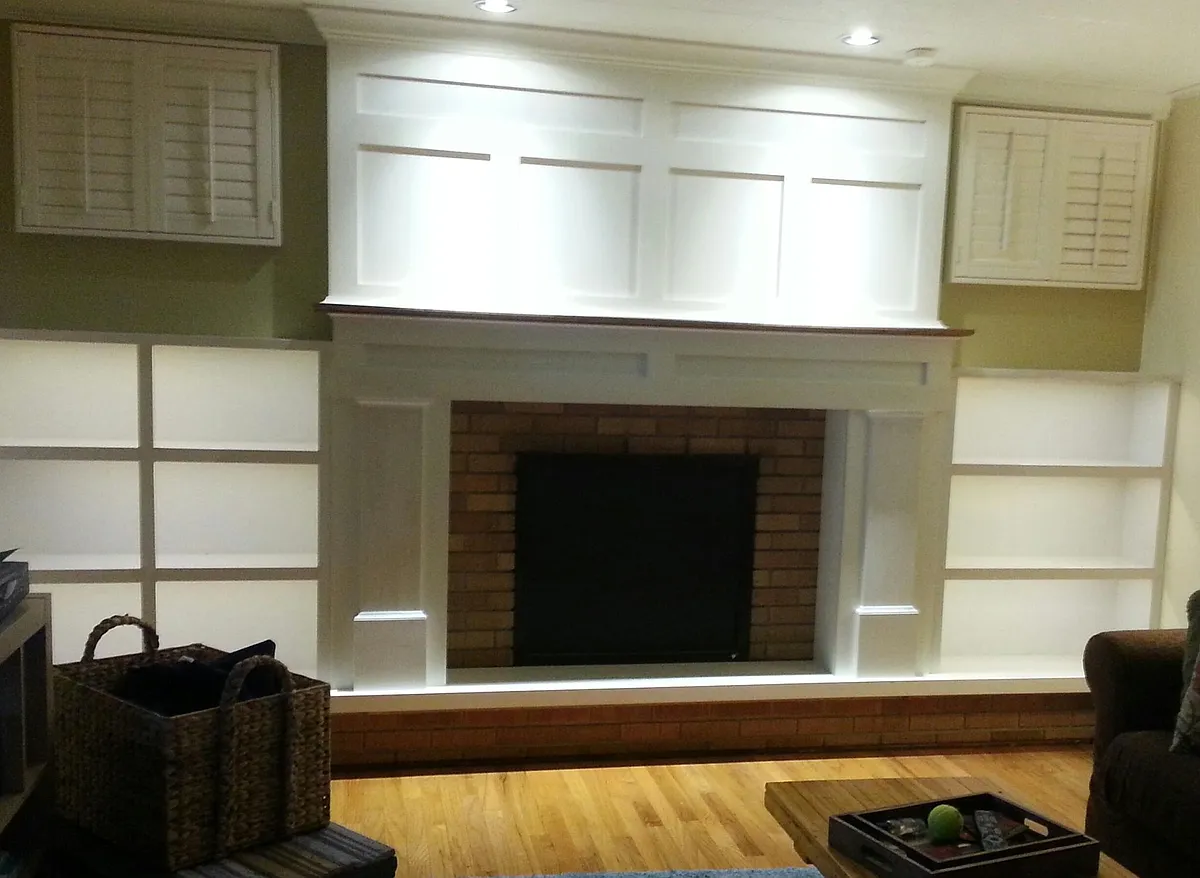 Living room with ample shelving dimmable lighting - 708 Colony Grv