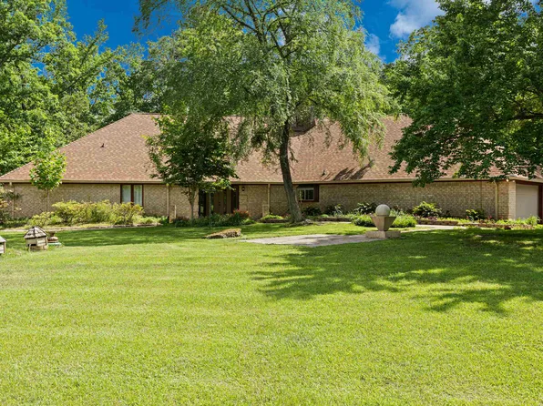 1626 Meadows Ln, Longview, TX 75603