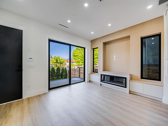 5th image of 2636 McGill St #1