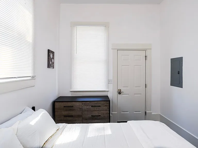 307 W 36th St #B — Photo 18