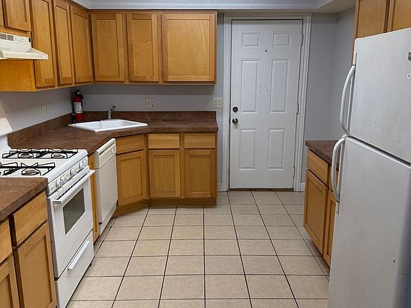 5th image of 1365 Drew St #202