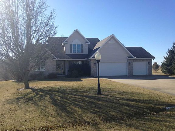 3 car garage/extended drive