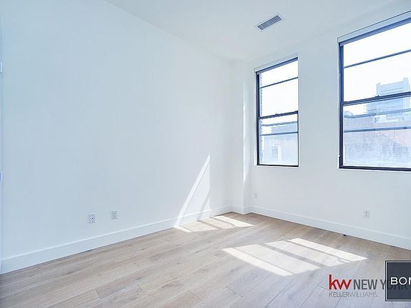 3rd image of 271 W 125th St APT 410