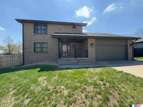 113 Regency Dr, Beatrice, NE 68310
