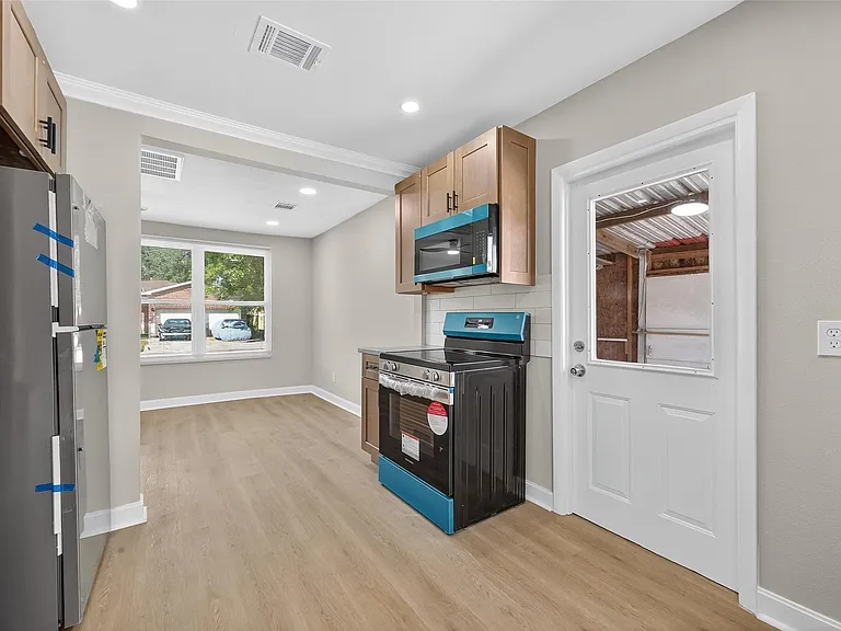 889 Chas Ln — Photo 10