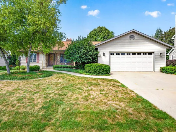 1155 W Cecil St, Neenah, WI 54956