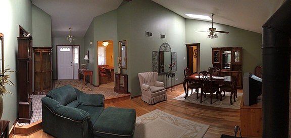 3rd image of 20524 Dutra Ave