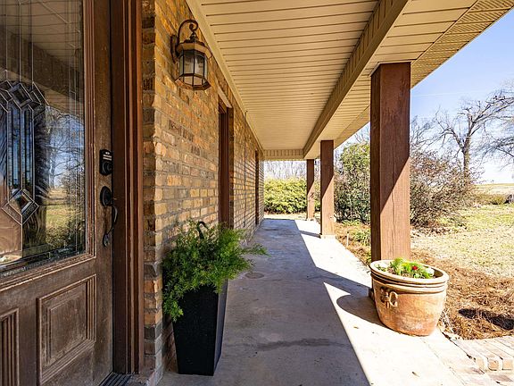 2nd image of 518 Island Point Dr