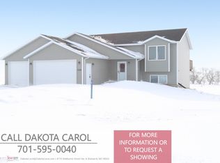 5709 Copper Ridge Ln, Bismarck, ND 58504