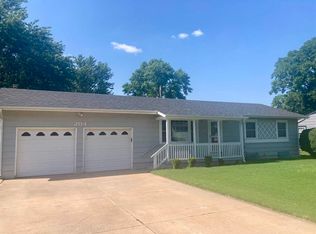 204 SW 9th St, Newton, KS 67114