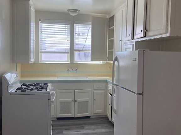 5th image of 8615-8619 Cashio St #1483-1485